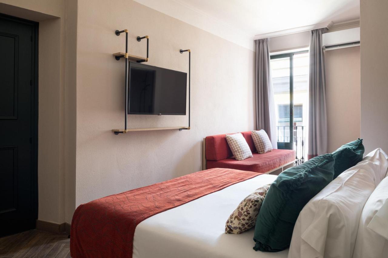 The Honest Hotel & Apartments Севілья Екстер'єр фото
