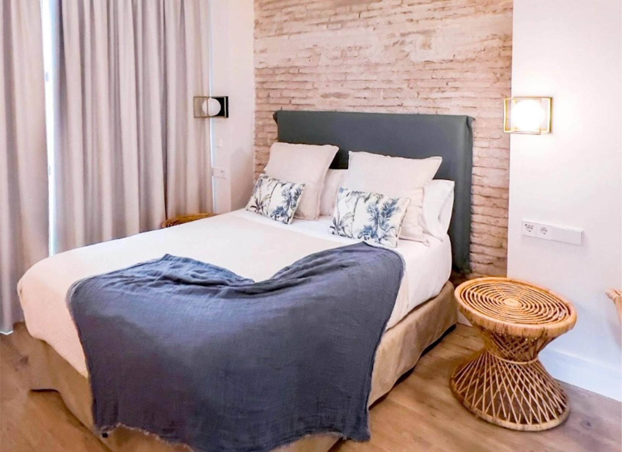 The Honest Hotel & Apartments Севілья Екстер'єр фото