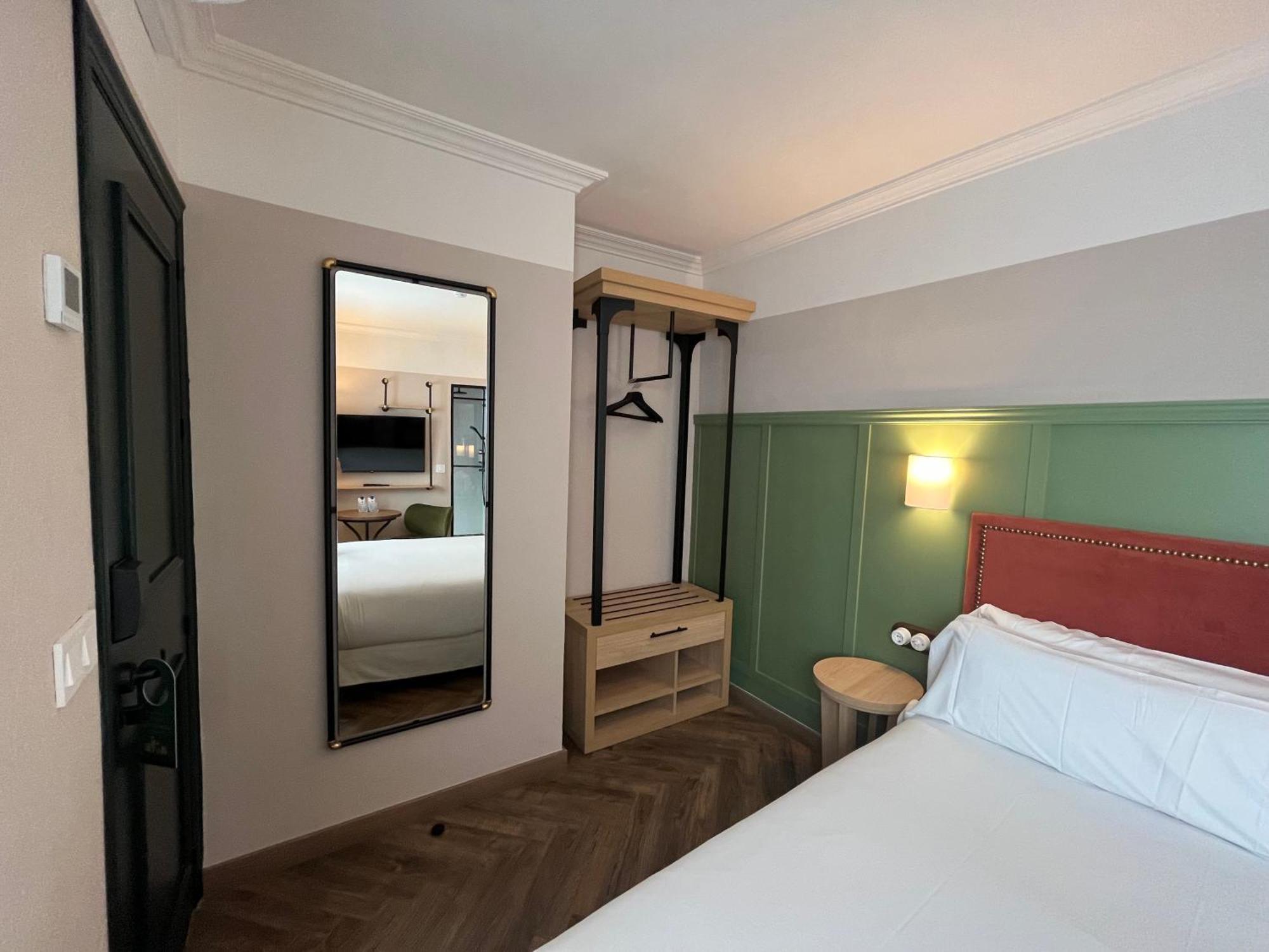 The Honest Hotel & Apartments Севілья Екстер'єр фото
